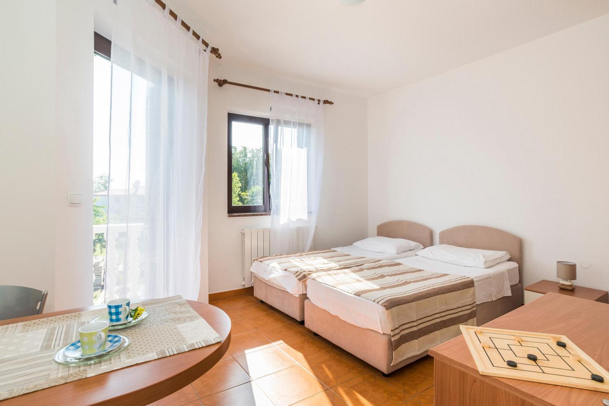 Apartments Vienna Zambratija  Pokoj fotografie